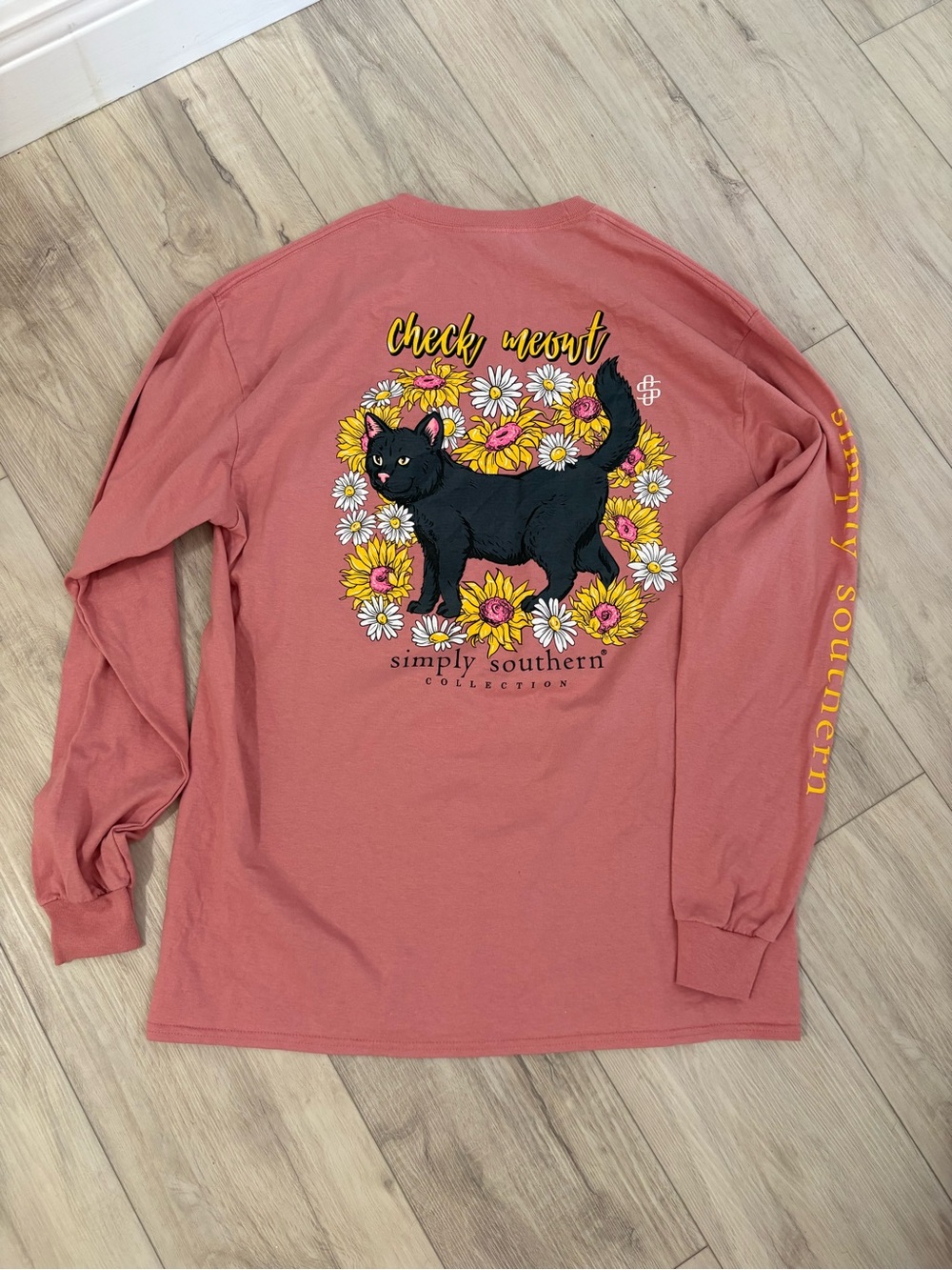 Simply Southern Dusty Rose 'Check Meowt' Black Cat Daisy Long Sleeve